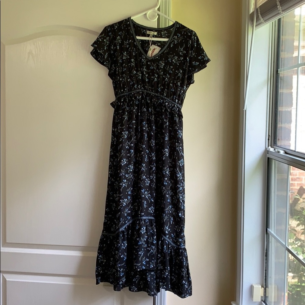 Long black floral dress. Max studio